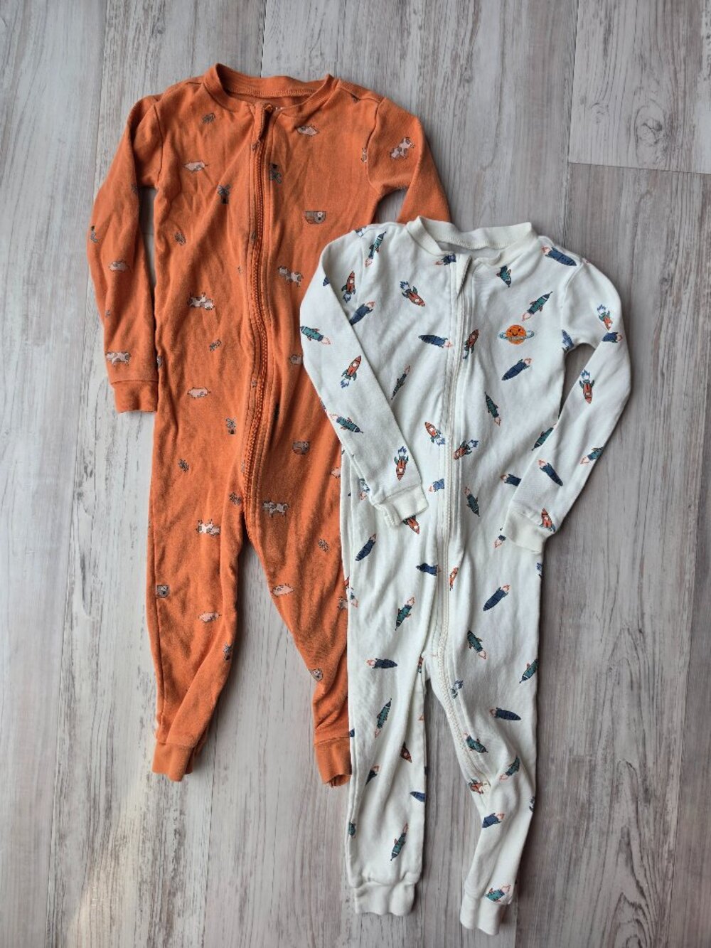 Pekkle 2-pack Sleepers 2-way zip - Farm Animals & Spaceships - 24M